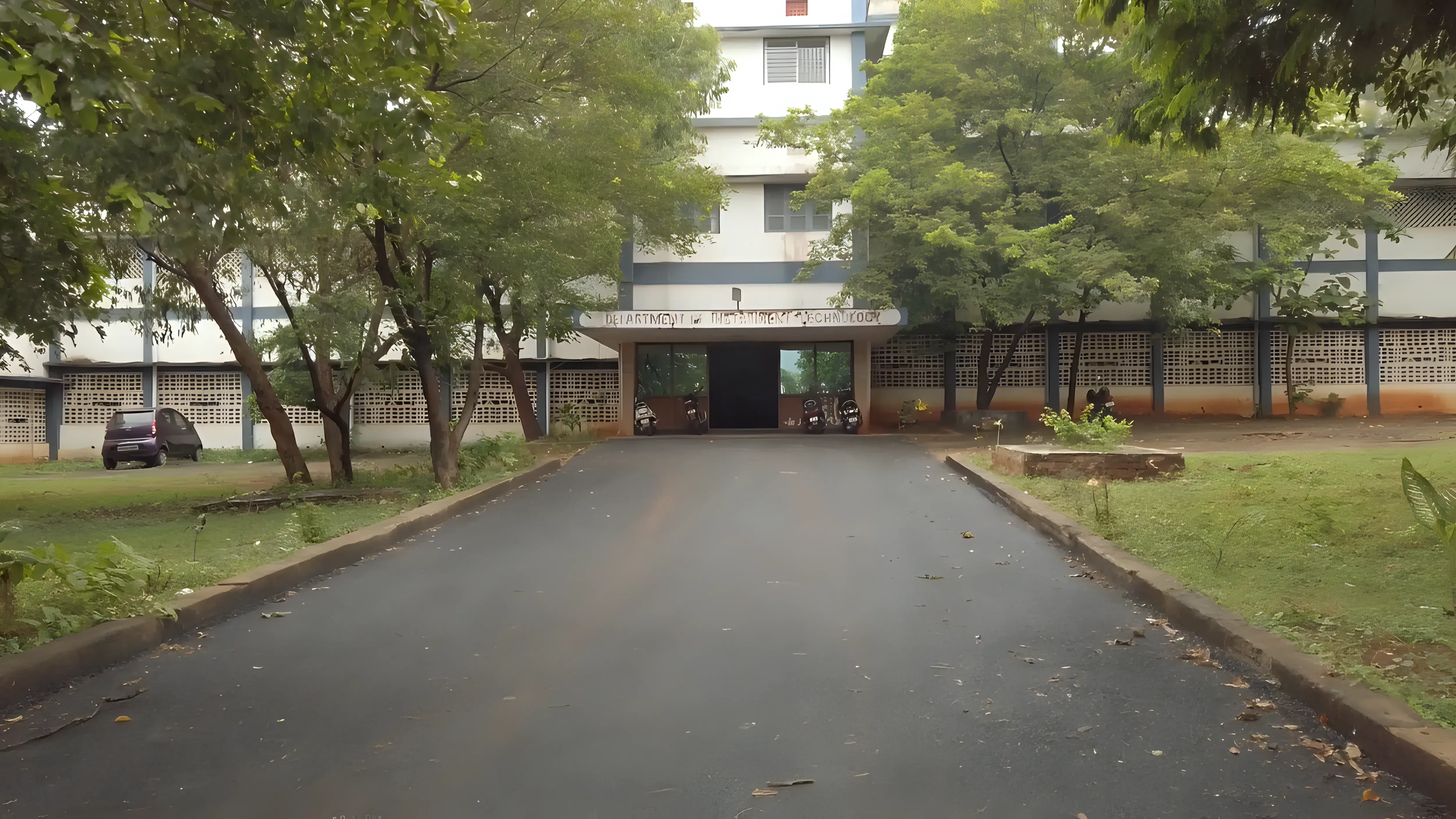 Andhra University College of Engineering for Women Visakhapatnam campus photo 5